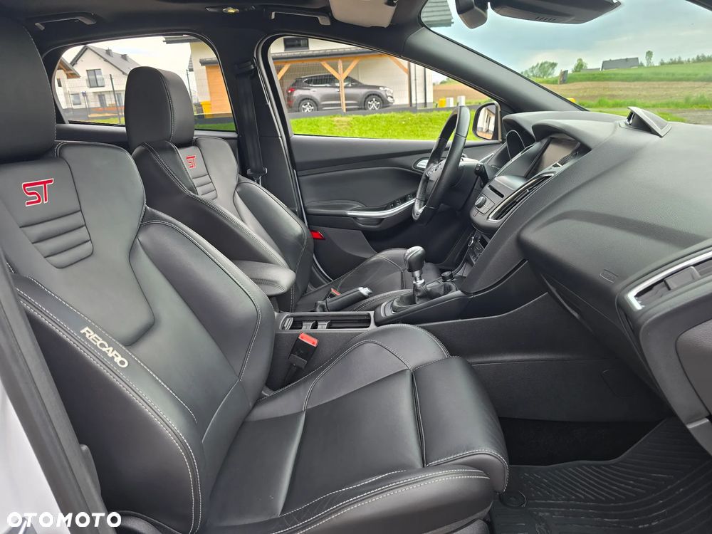 Ford Focus - 19