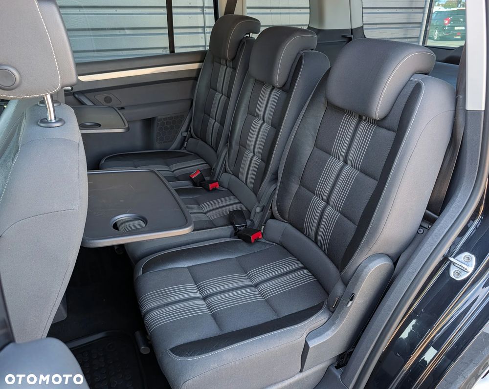 Volkswagen Touran 2.0 TDI DPF BlueMotion Technology MATCH - 15