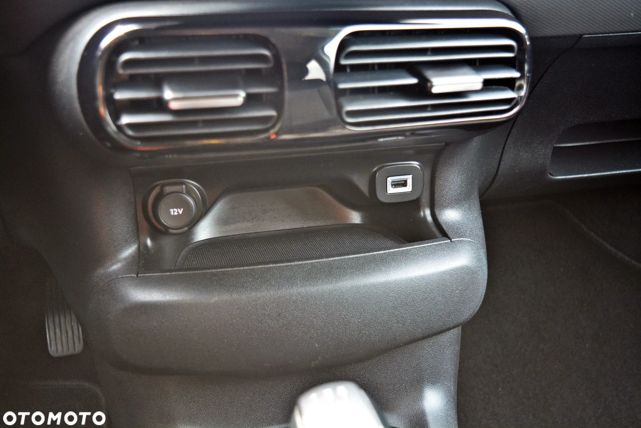 Citroën C4 Cactus 1.2 PureTech Shine Edition S&S - 27