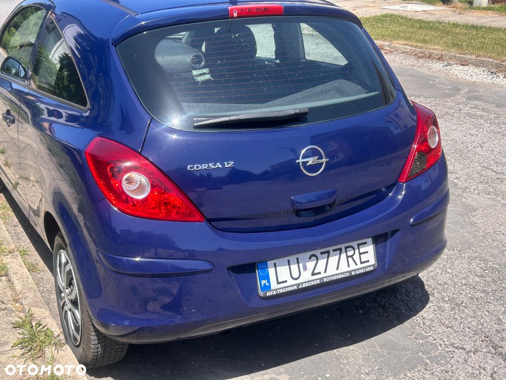 Opel Corsa 1.2 16V Essentia - 9