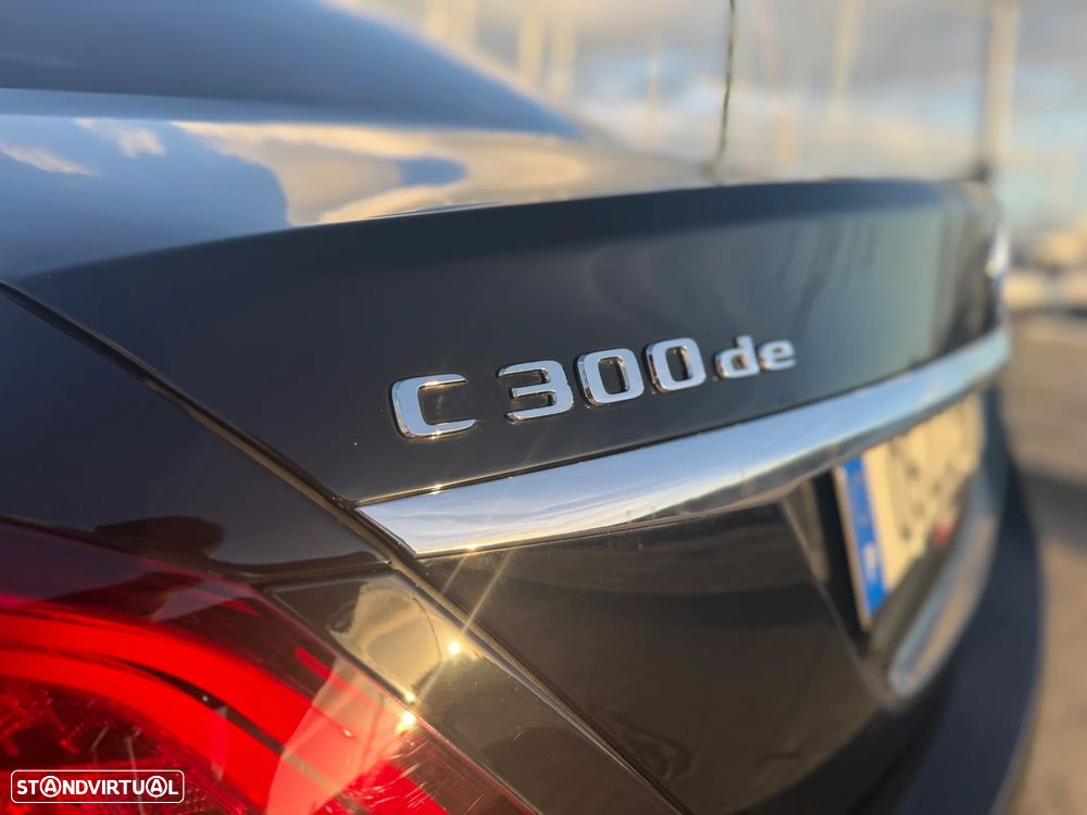 Mercedes-Benz C 300 de AMG Line - 29