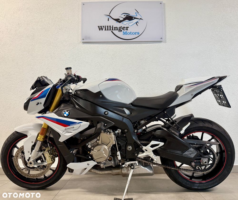 BMW S