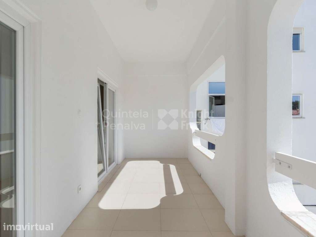 Apartamento T2+1 com varanda para arrendamento em Cascais - Grande imagem: 3/25