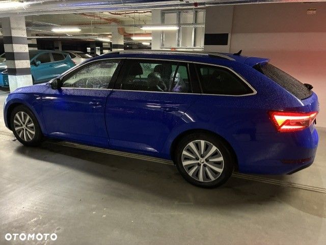 Skoda Superb 2.0 TDI SCR Ambition DSG - 17