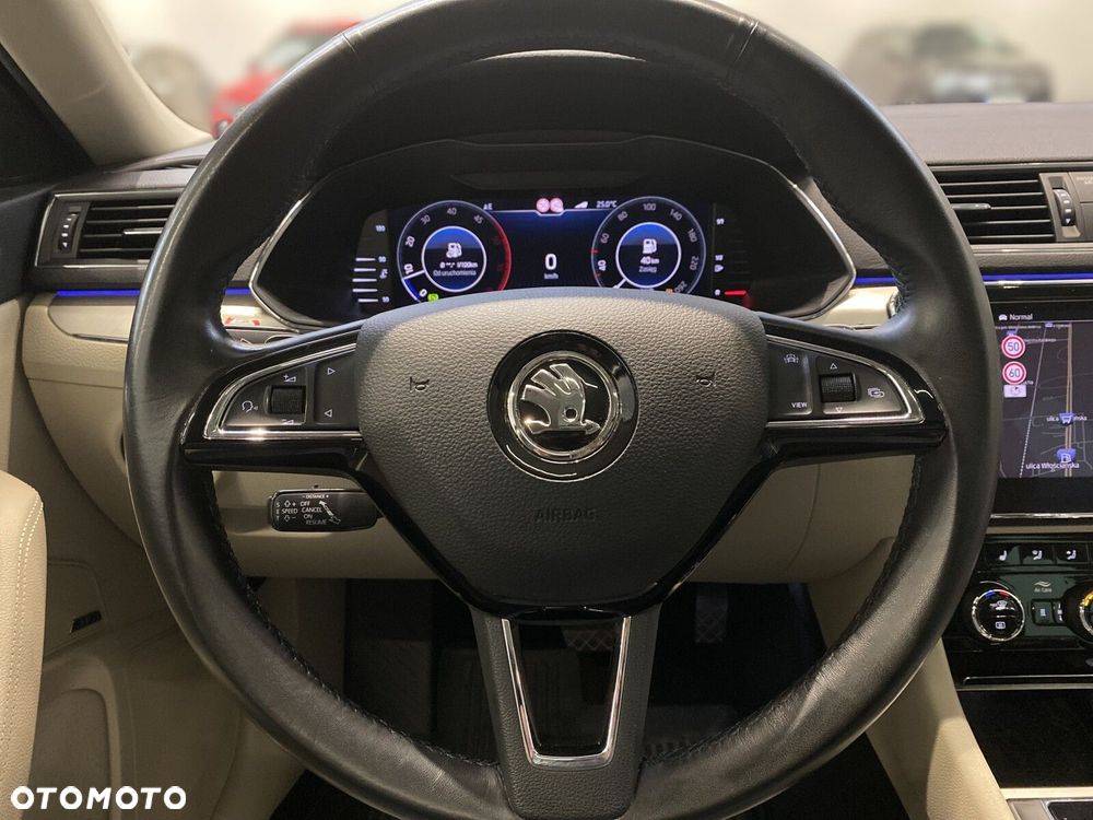 Skoda Superb 2.0 TDI SCR 4x4 Style DSG - 39