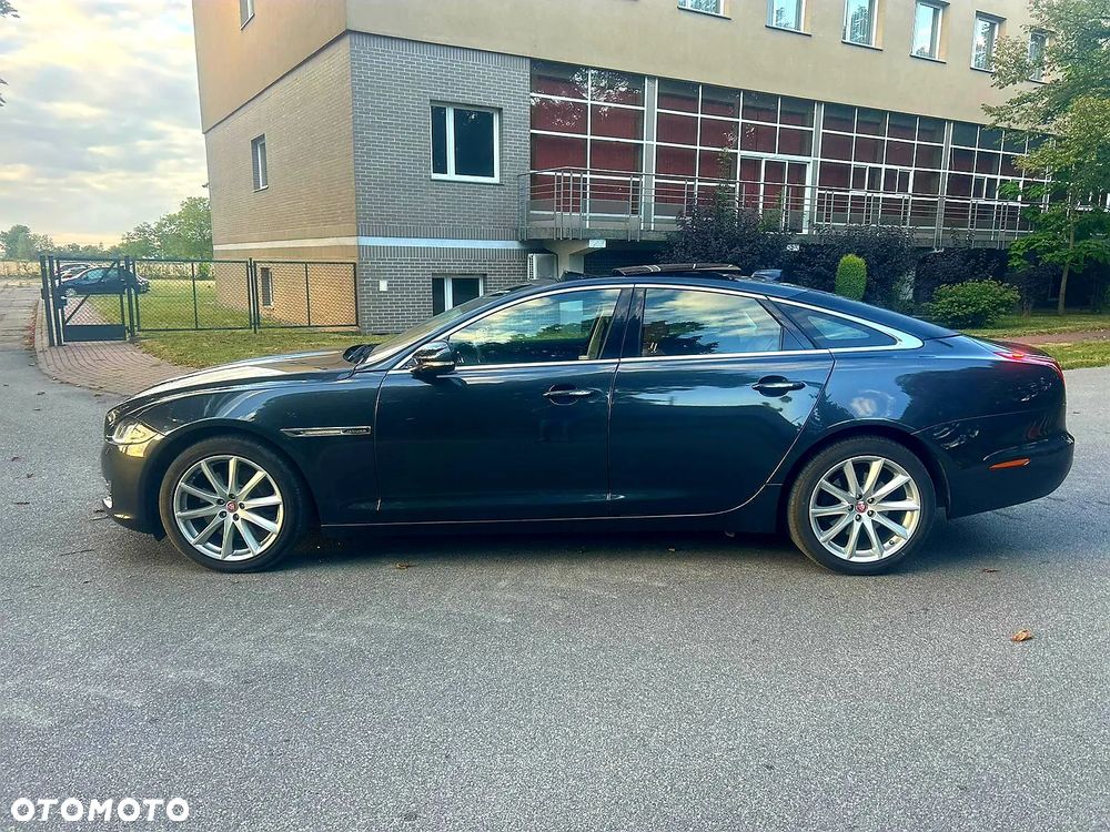 Jaguar XJ 3.0 D V6 Premium Luxury - 8