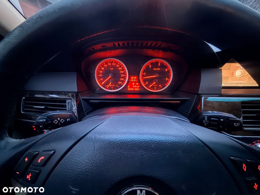 BMW Seria 5 525d - 22