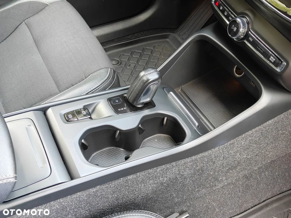Volvo XC 40 T4 AWD Geartronic Momentum - 15