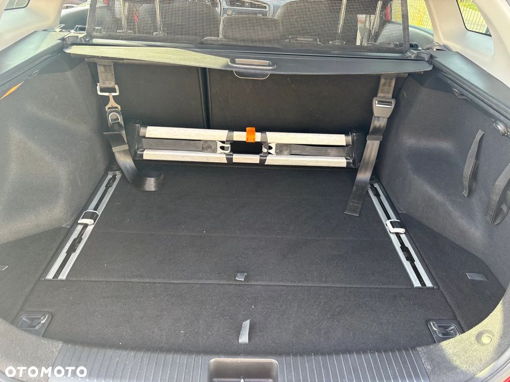 Kia Ceed - 8