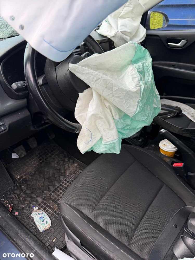 Kia Rio 1.2 L - 5