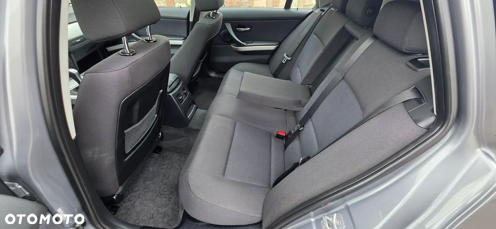 BMW Seria 3 318i Edition Exclusive - 20