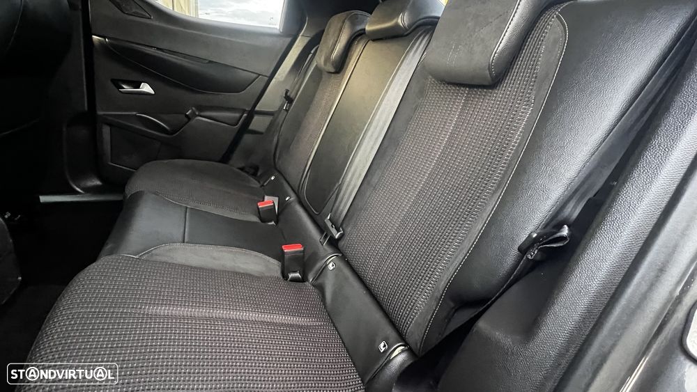 DS DS3 Crossback PureTech 130 Aut. PERFORMANCE LINE + - 38