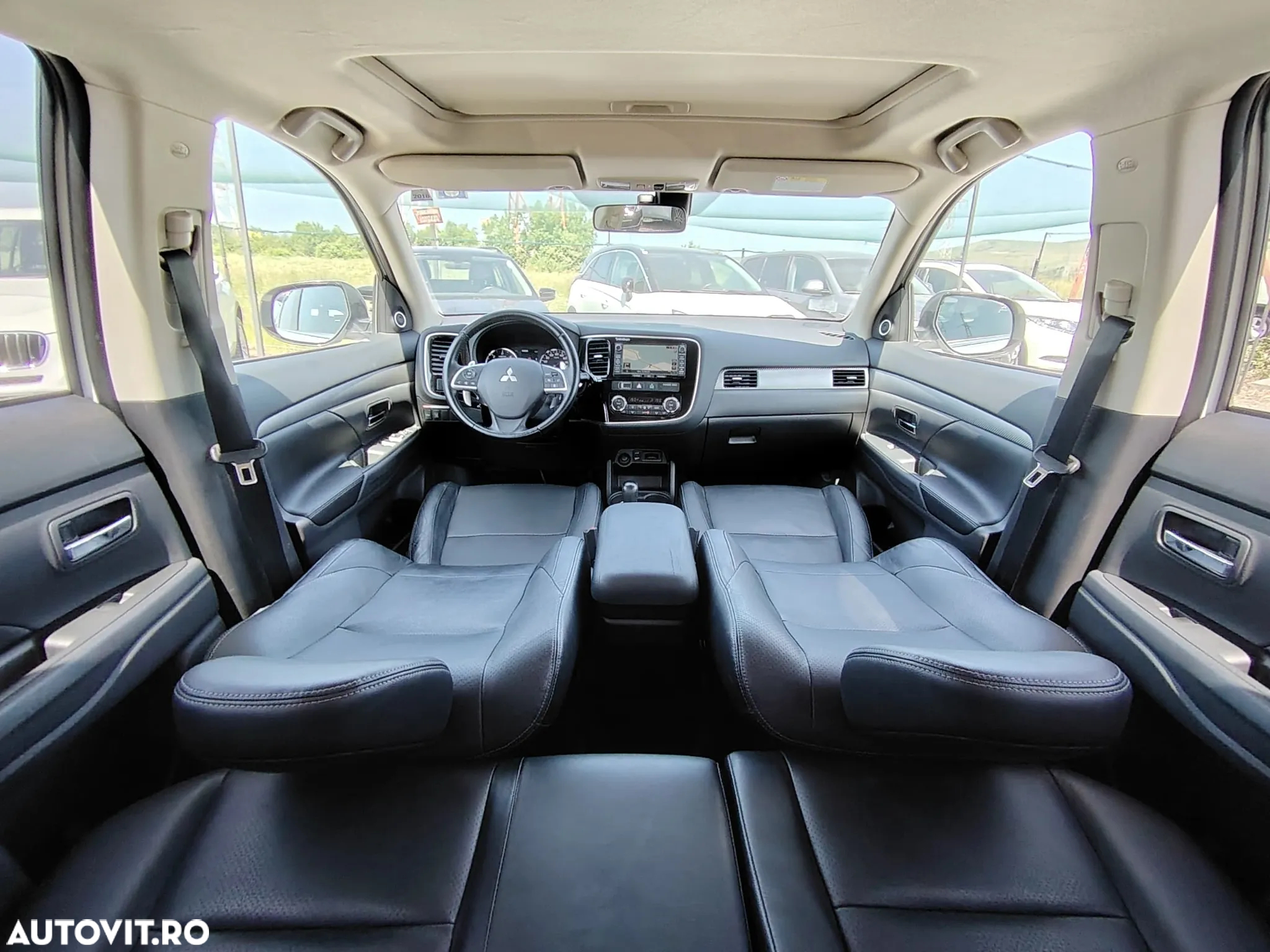 Mitsubishi Outlander 2.2 DI-D 4WD Automatik Diamant Edition+ - 3