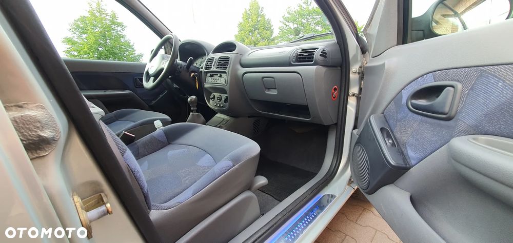 Renault Clio - 17