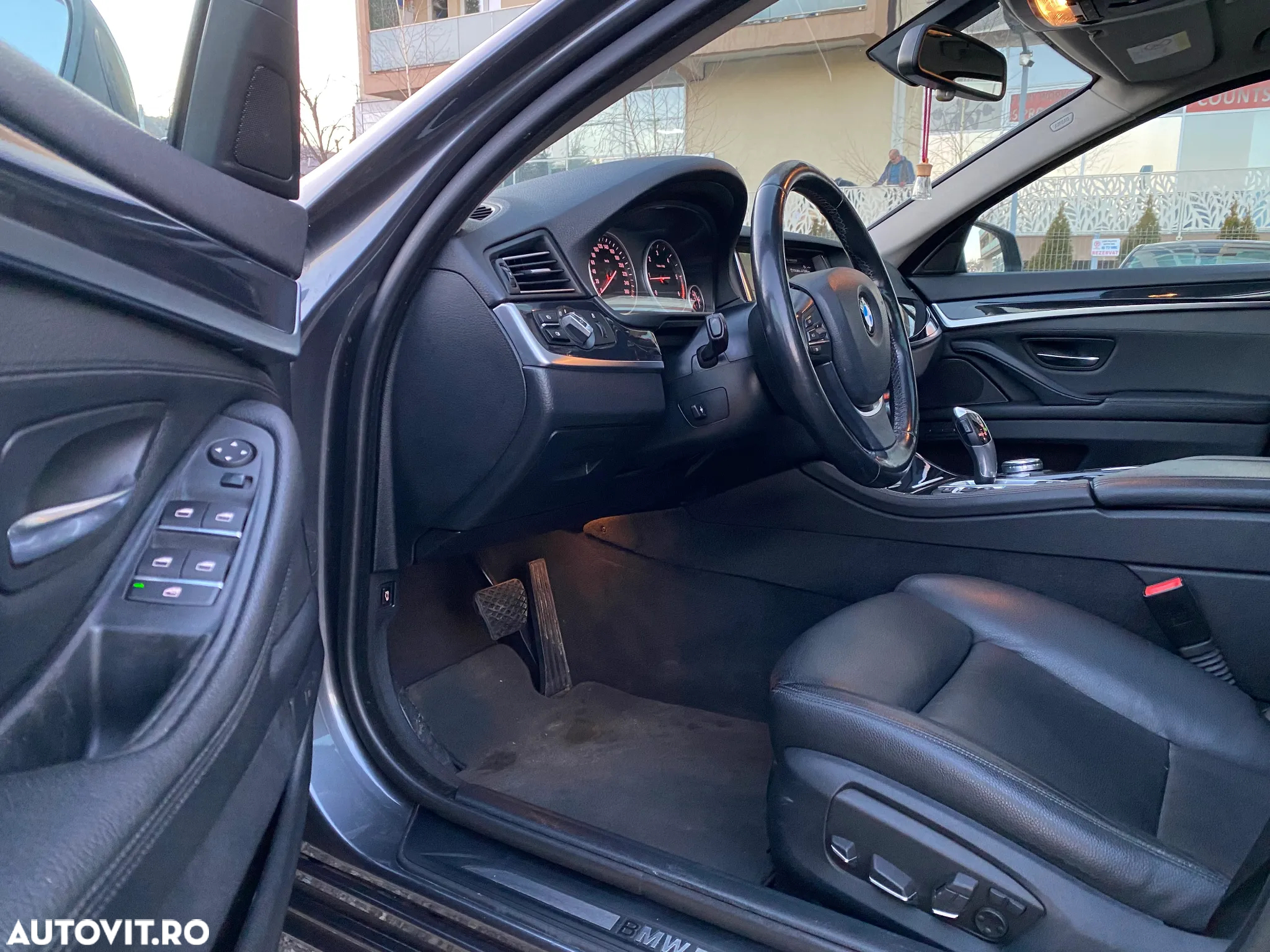 BMW Seria 5 518d Aut. Luxury Line - 10