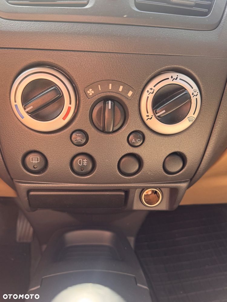 Suzuki Liana 1.6 - 10