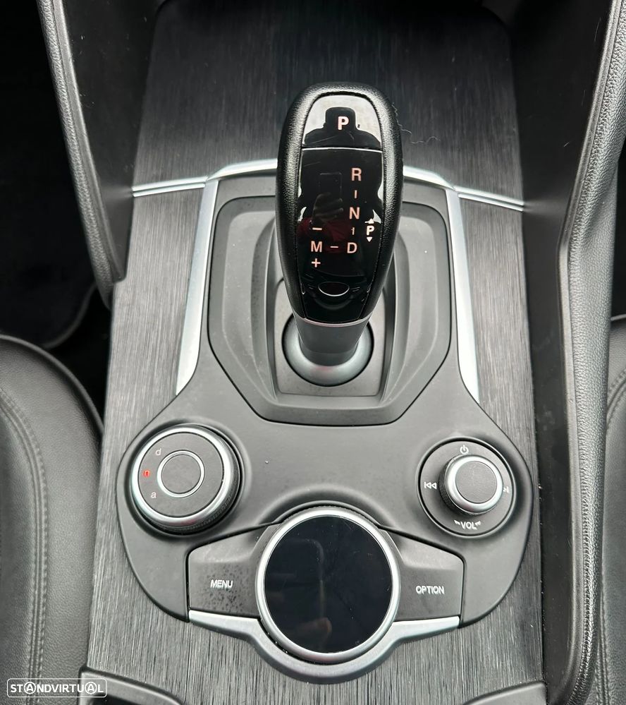 Alfa Romeo Giulia 2.2 D Super AT8 - 13