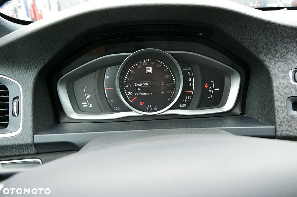 Volvo V60 D2 Drive-E Momentum - 32