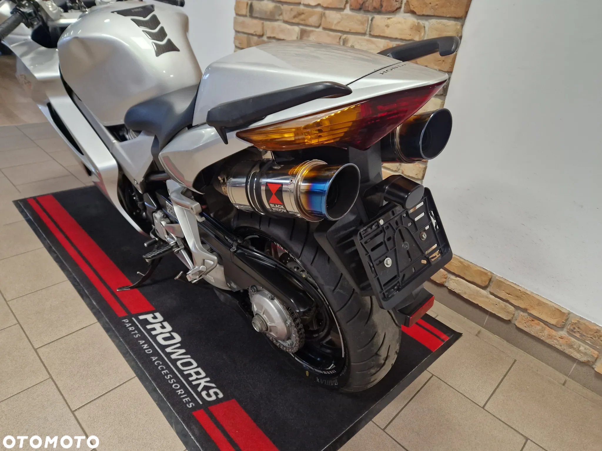 Honda VFR - 35