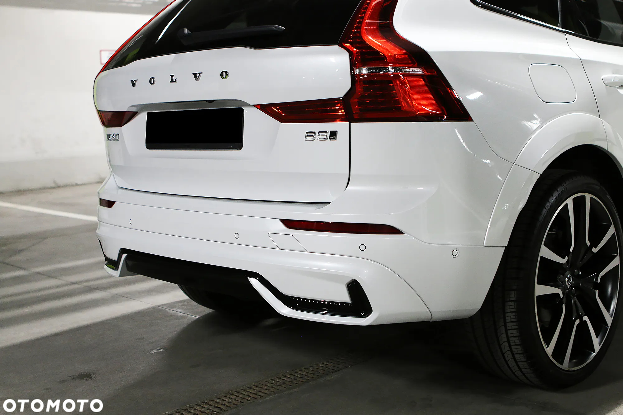Volvo XC 60 B5 B AWD Ultimate Black Edition - 17