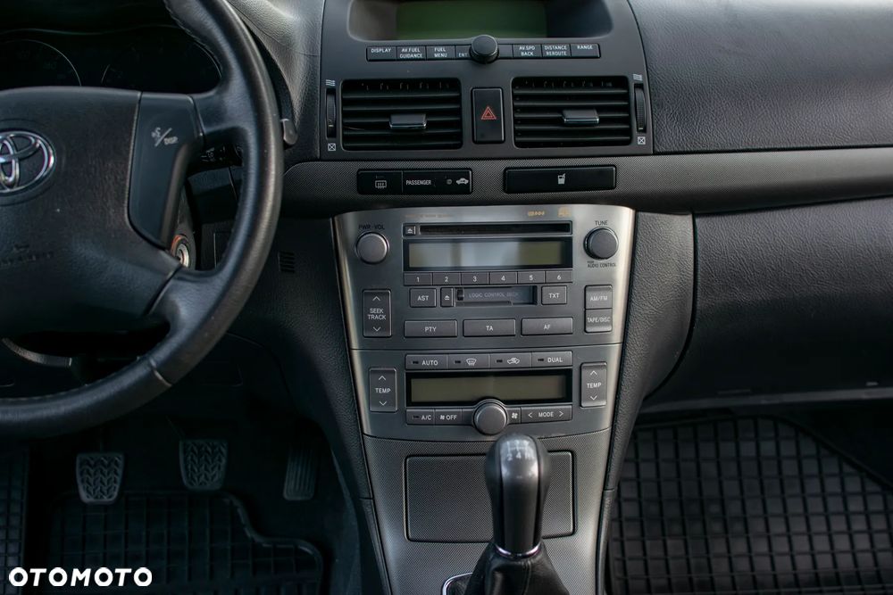 Toyota Avensis - 40