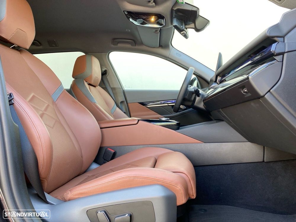 BMW i5 Touring eDrive40 - 18