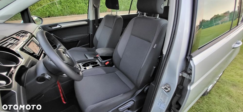 Volkswagen Touran - 8