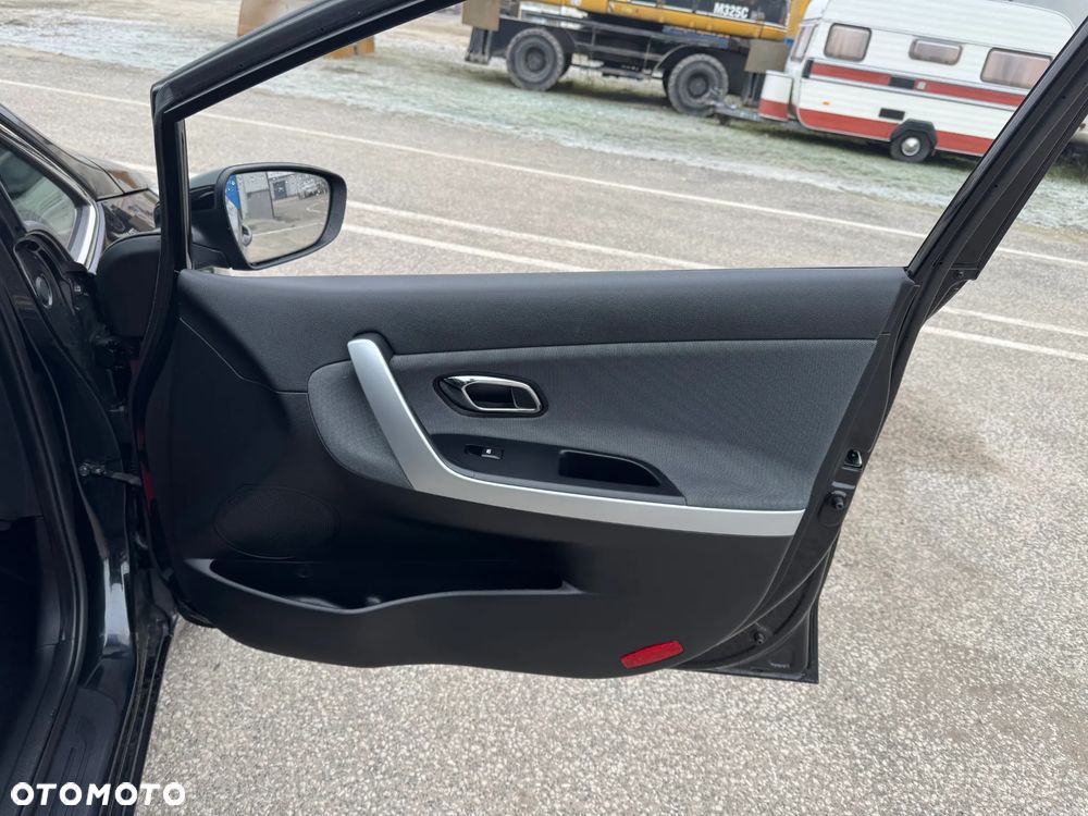 Kia Ceed 1.6 GDI Dream Team Edition - 27