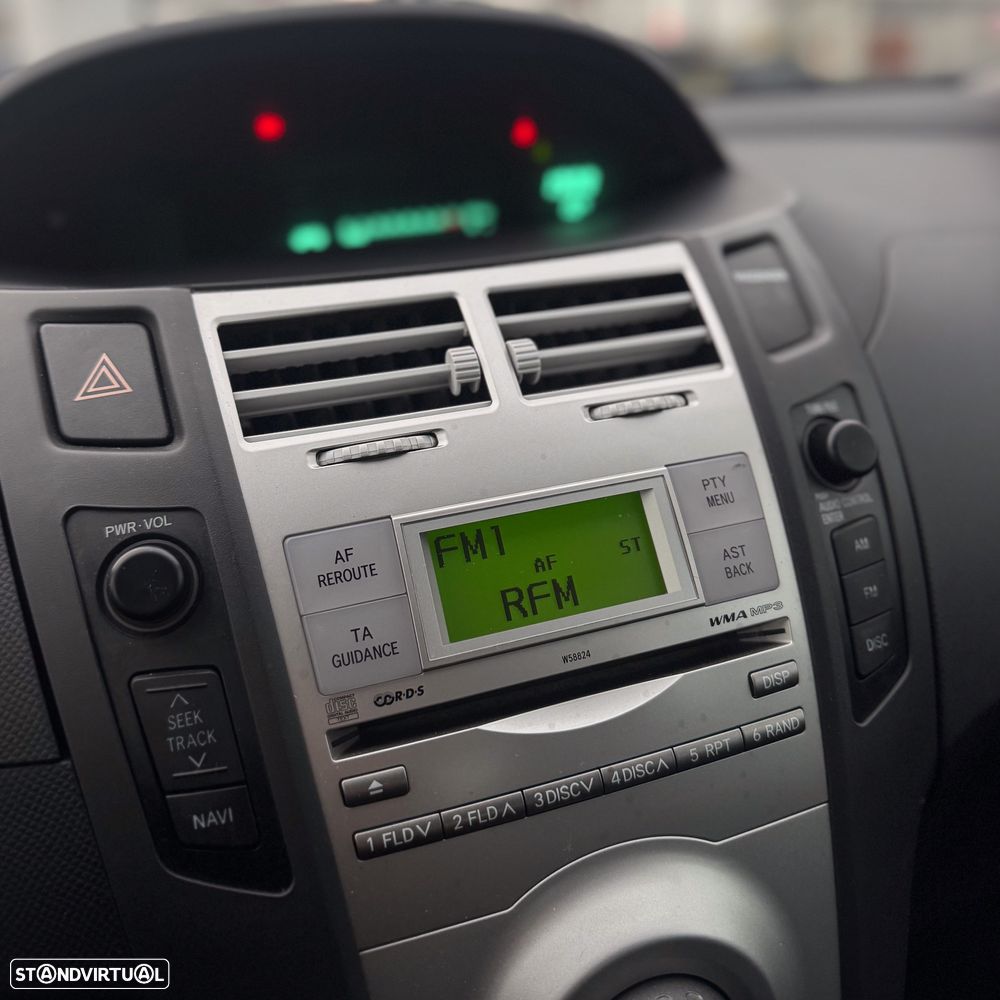 Toyota Yaris 1.0 VVT-i AC Manual - 8