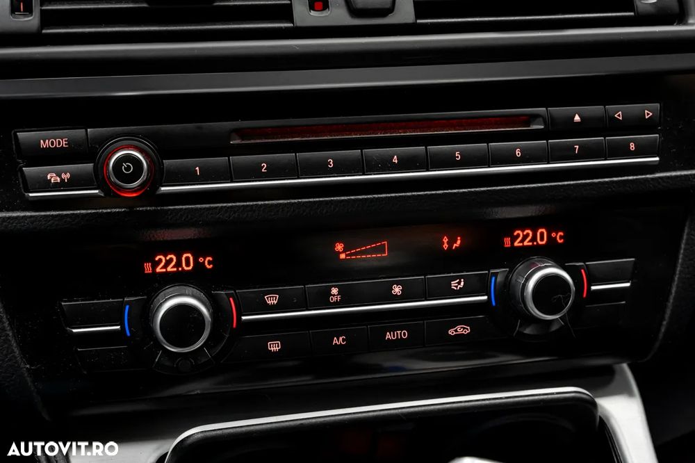 BMW Seria 5 520d xDrive Aut. Luxury Line - 33