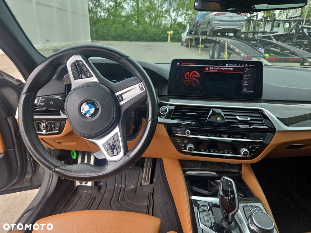 BMW Seria 5 530i xDrive M Sport Edition - 8