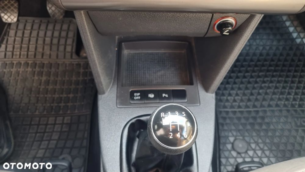 Volkswagen Touran 2.0 TDI Highline - 8