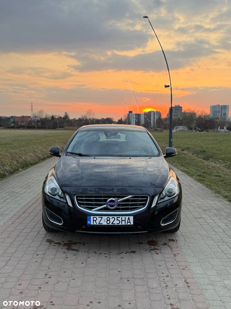 Volvo V60 T3 Summum - 9