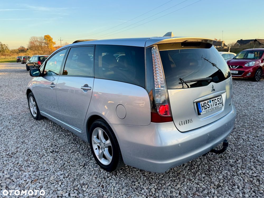 Mitsubishi Grandis 2.0 DI-D 6-Sitzer Intense - 33