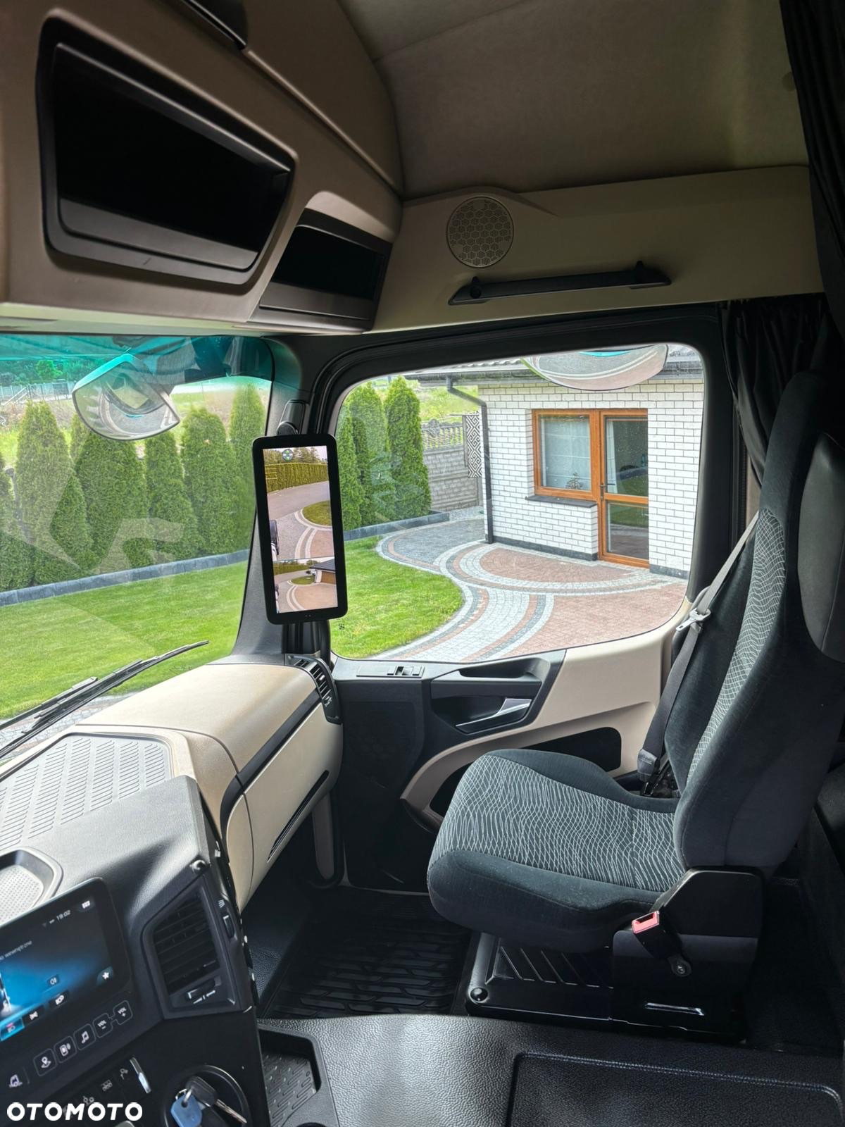 Mercedes-Benz Actros - 11