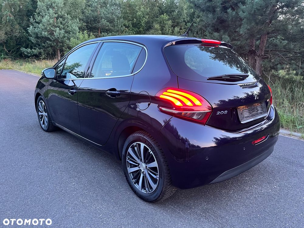 Peugeot 208 - 11