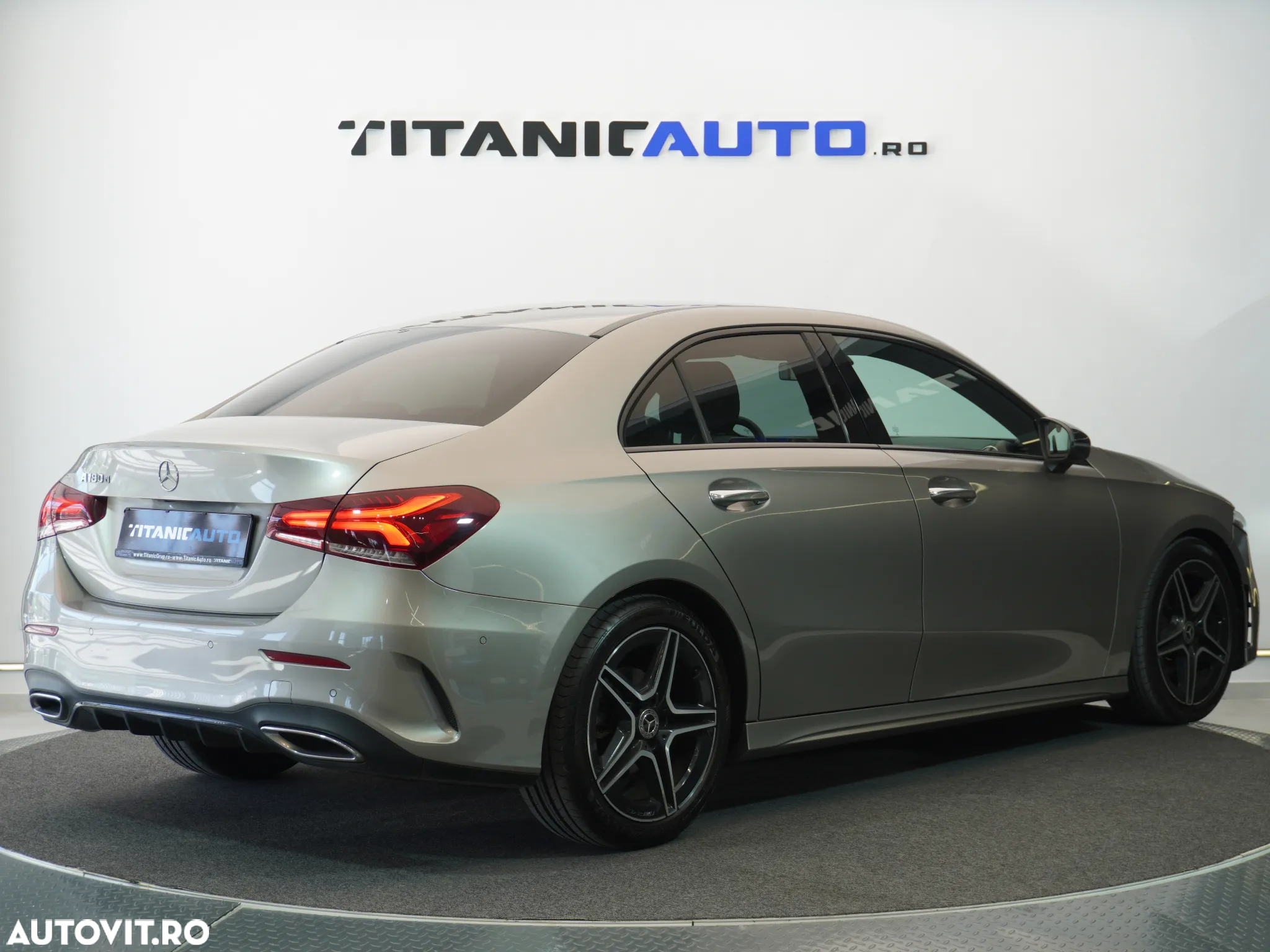 Mercedes-Benz A 180 d 7G-DCT AMG Line - 4