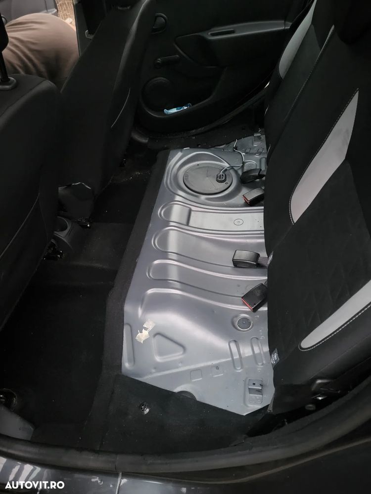Dacia Sandero 1.5 90CP Stepway - 12
