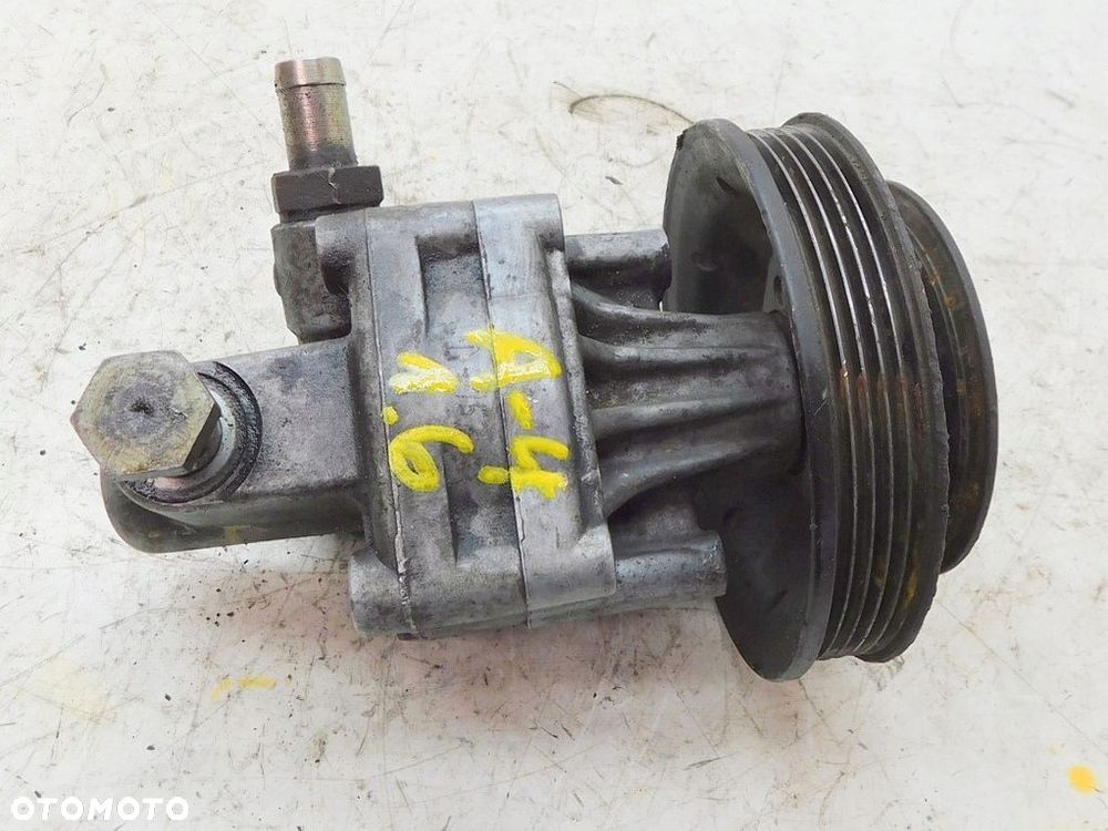 AUDI A4 B5 1.6 94-01 POMPA WSPOMAGANIA 4D0145155E - 2
