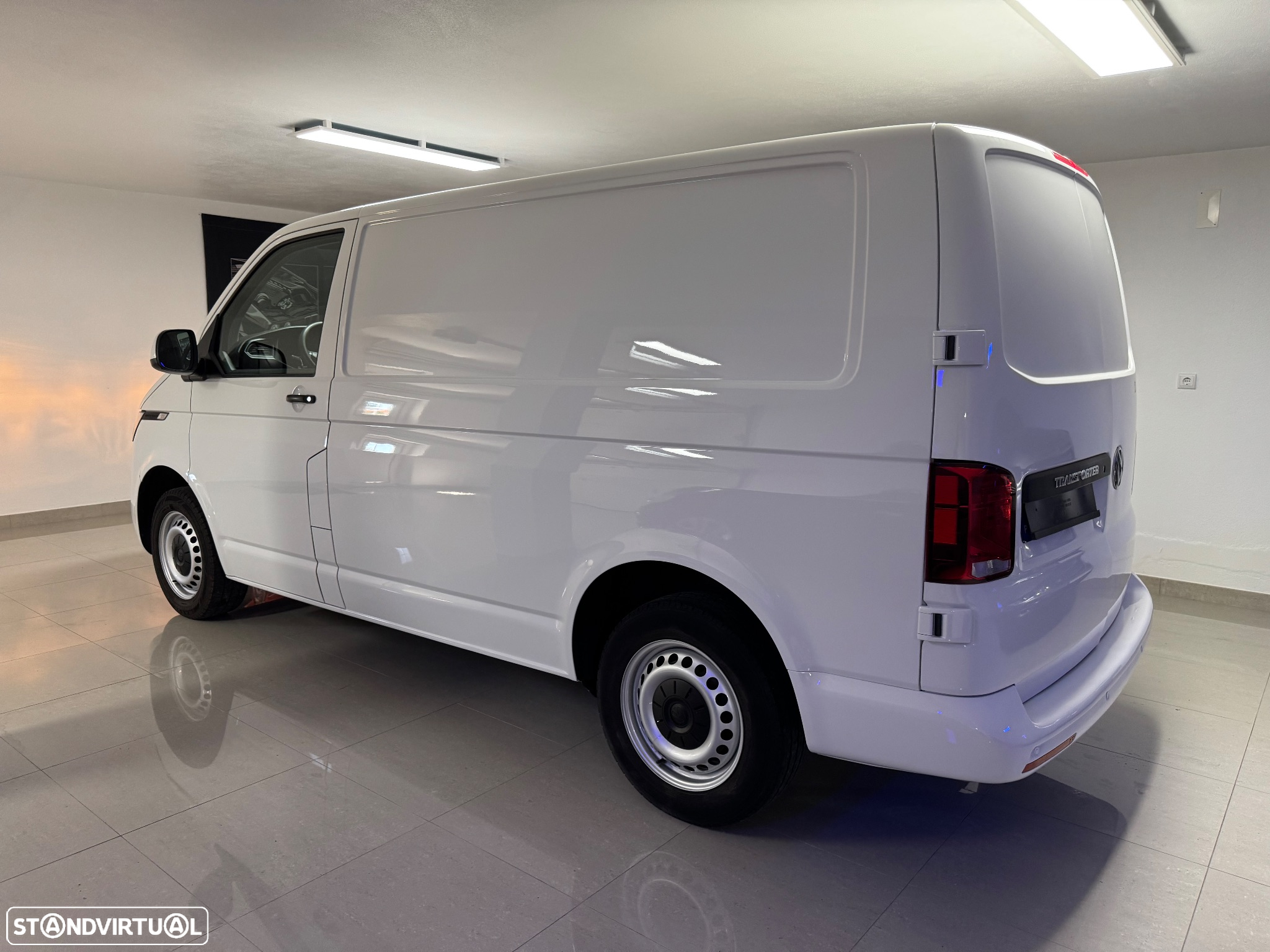 VW TRANSPORTER 2.0 TDI C/IVA BUSINESS AC OCASIÃO - 27