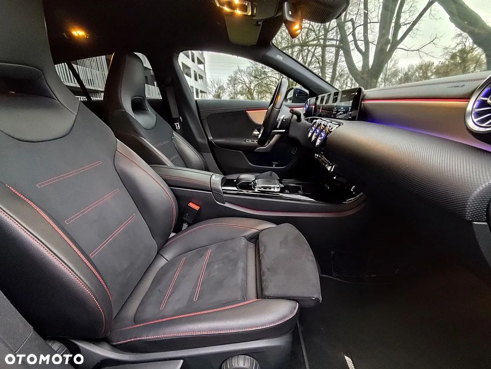 Mercedes-Benz CLA 200 Progressive 7G-DCT - 12