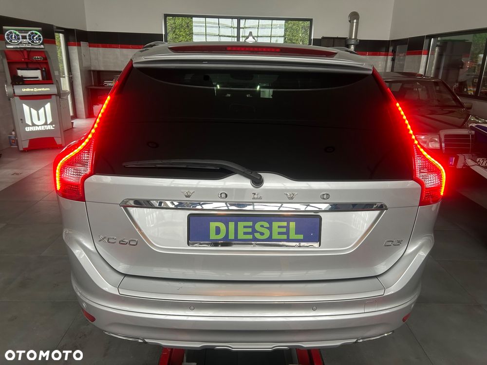 Volvo XC 60 D3 Geartronic Momentum - 24