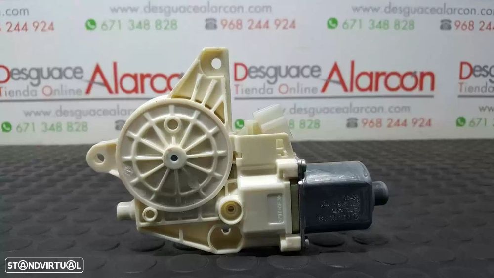 MOTOR ELEVADOR DE VIDRO FRONTAL ESQUERDO MERCEDES-BENZ CLASSE GLK 2014 -A2048200... - 2