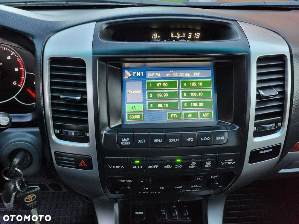 Toyota Land Cruiser - 25