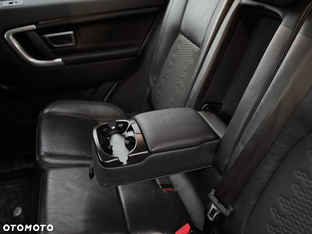 Land Rover Discovery Sport TD4 HSE Luxury - 32