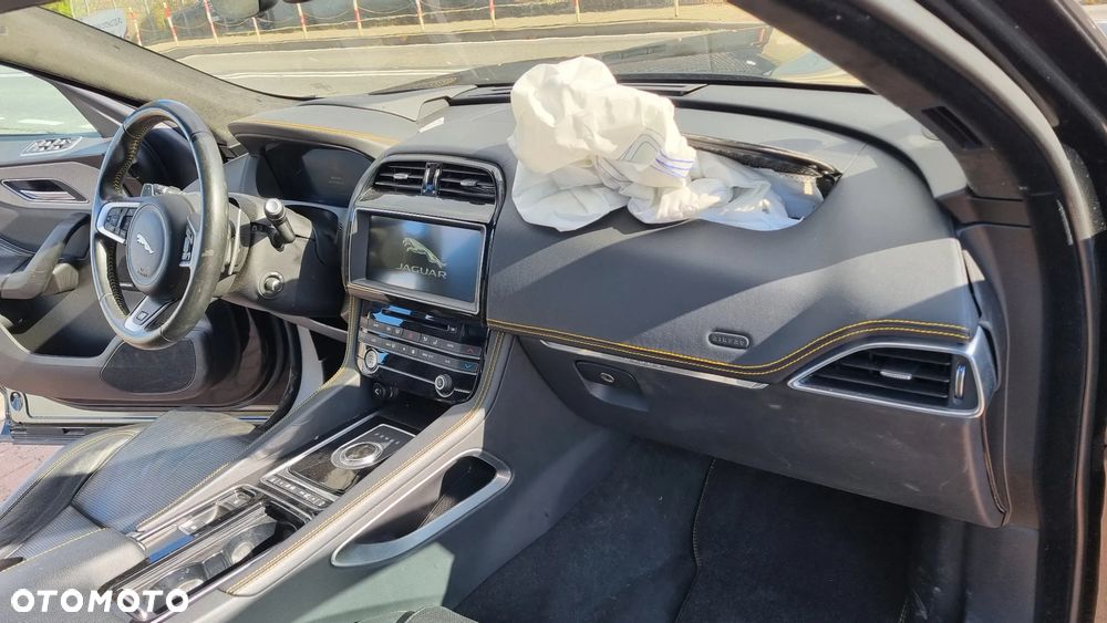 Jaguar F-Pace 30d AWD 300 Sport - 31