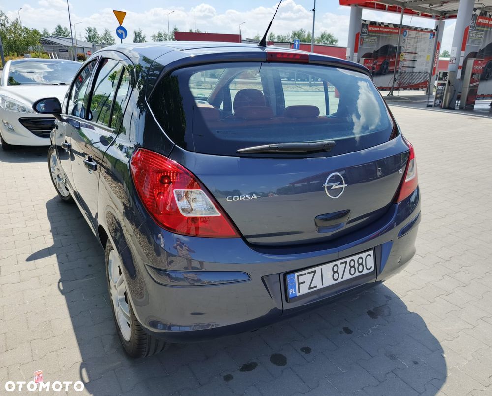 Opel Corsa 1.2 16V Cosmo - 8