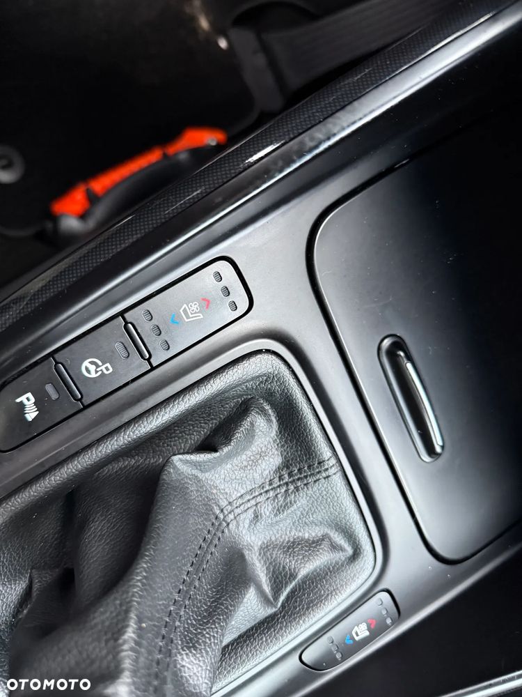 Kia Carens 1.6 GDI M - 25
