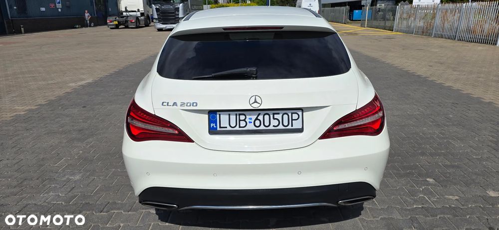 Mercedes-Benz CLA 200 7G-DCT Urban - 16