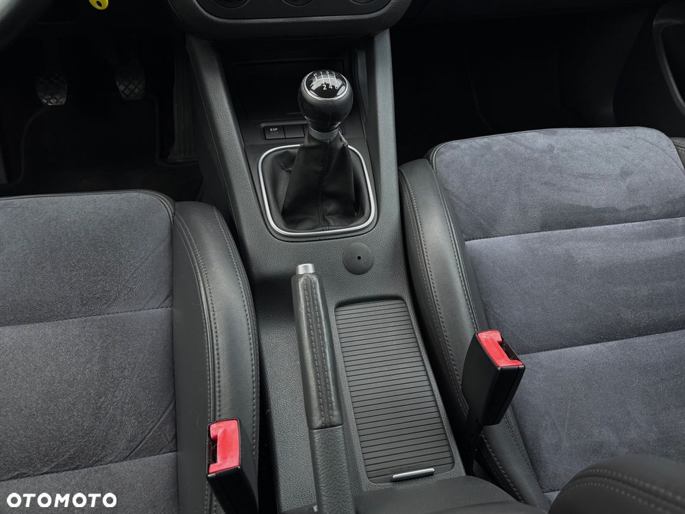 Volkswagen Golf 2.0 TDI DPF 4Motion Trendline - 17